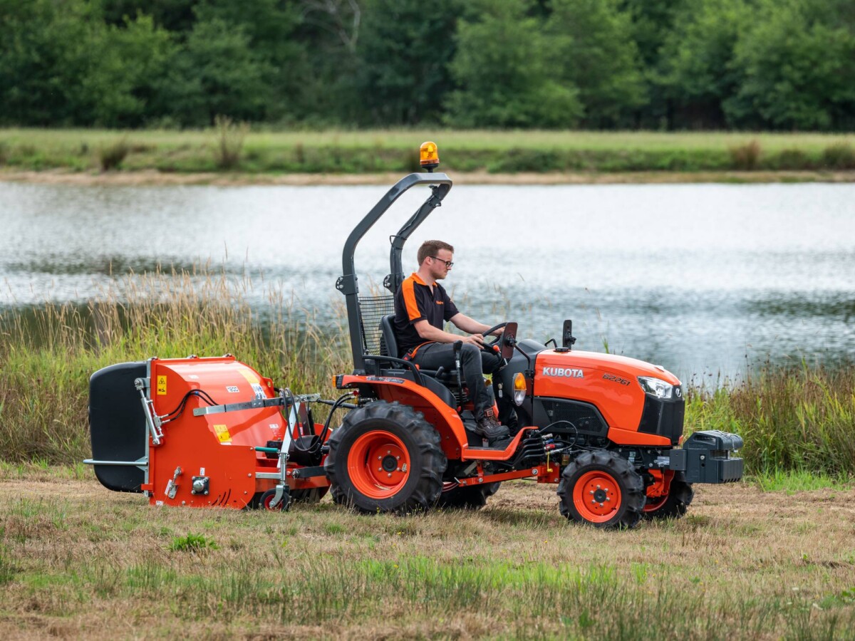 B2_flail_mower_grass_side