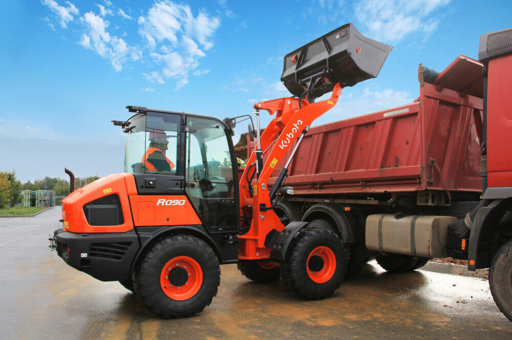 Kubota-R090_2019-10-02_IMG_2293-scaled